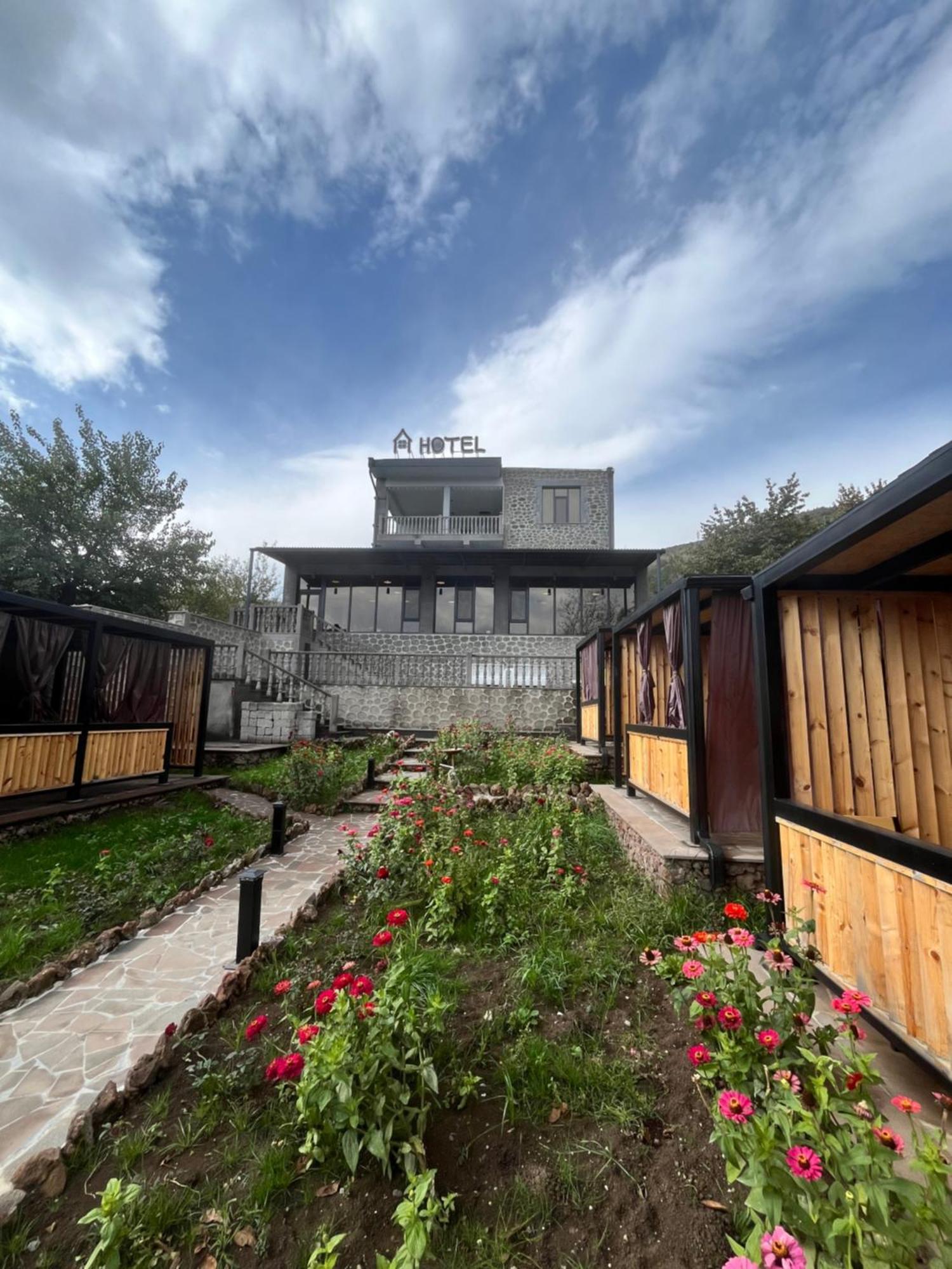 Popock Goris Hotel Exterior foto